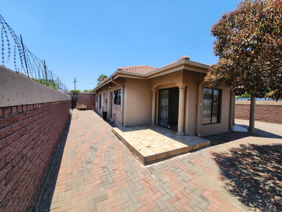 3 Bedroom Property for Sale in Karlienpark North West